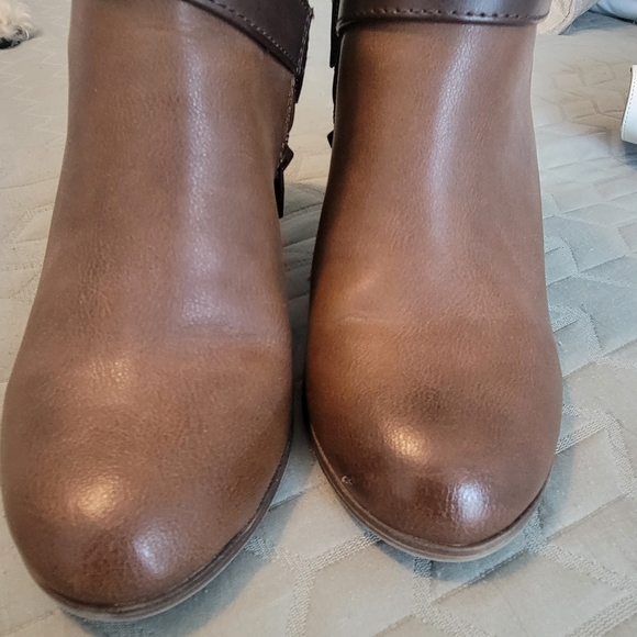 Booties - Picture 3 of 4